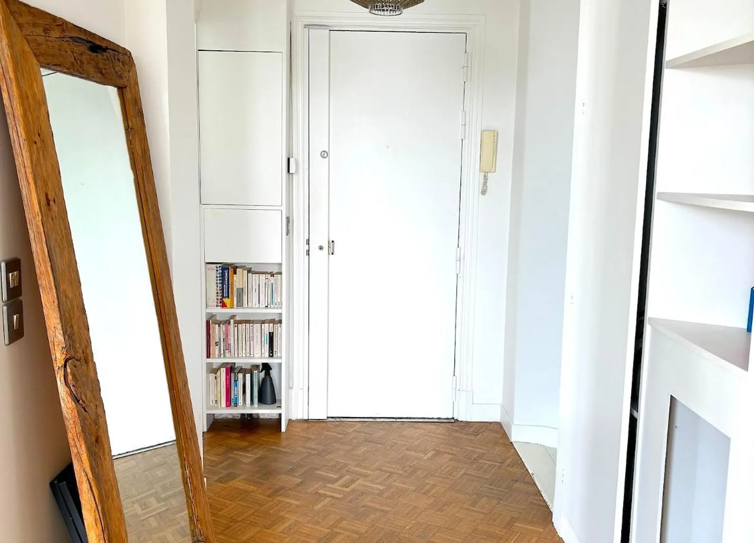 L'Appartement Poulbot Paris Apartment