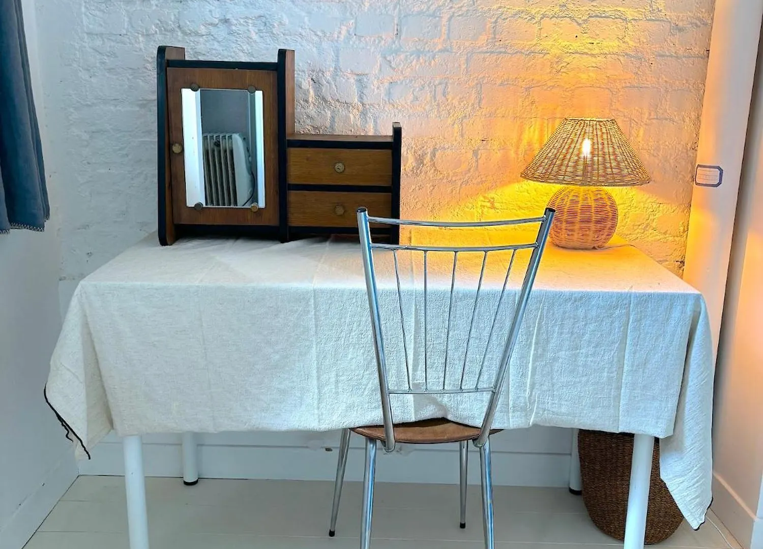 L'Appartement Poulbot Paris Apartment